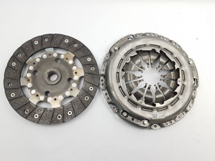 (302055884R) DEBRIYAJ SETI RULMANSIZ CAPTUR II 20>MEGANE IV 15> LODGY 12> DUSTER II 17> 1.5 BLUE DCI (EURO 6) CLIO V 19> 1.3 TCE