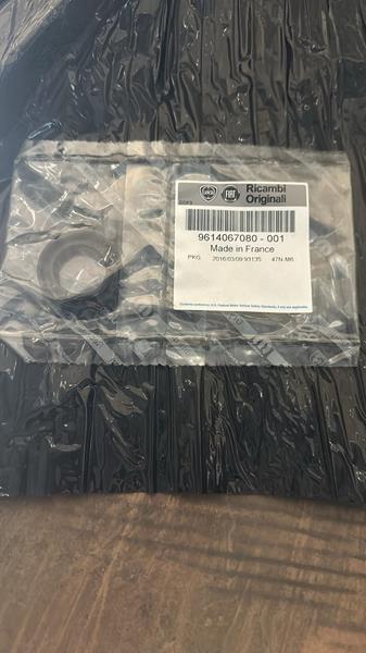 Şanzuman Ön Kapak Prizdirek Keçesi P205-P206-P207-...