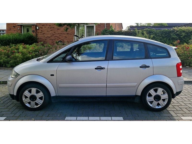 AUDI A2