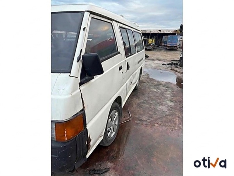 MAZDA E Minibüs/Otobüs (SR1)