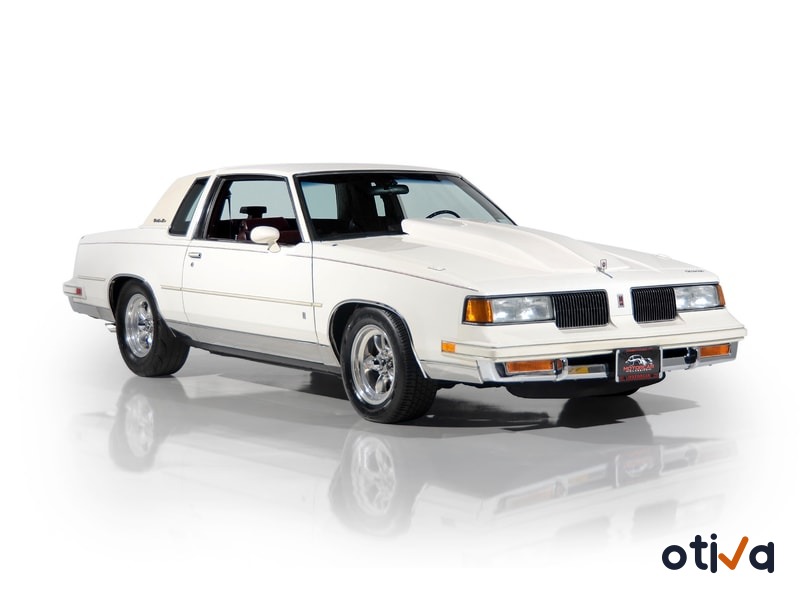OLDSMOBILE CUTLASS SUPREME Coupe